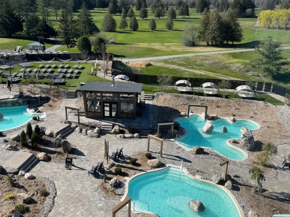 2 Bedrooms, 2 Bathrooms Château Cartier Golf Course Executive Condo for Sale